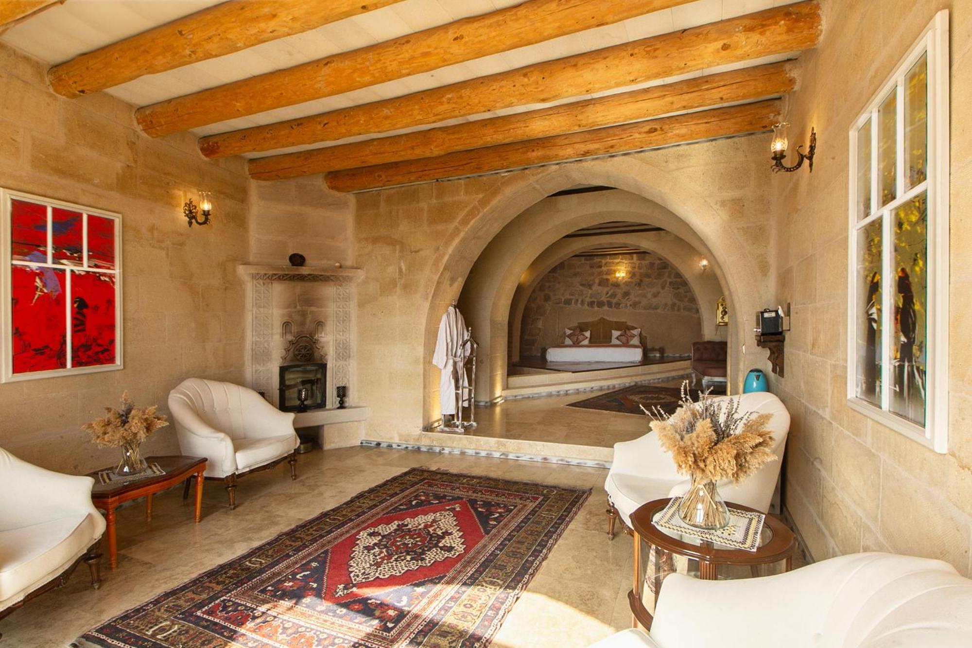 Karlik Cave Suite Cappadocia Ючхисар Екстериор снимка