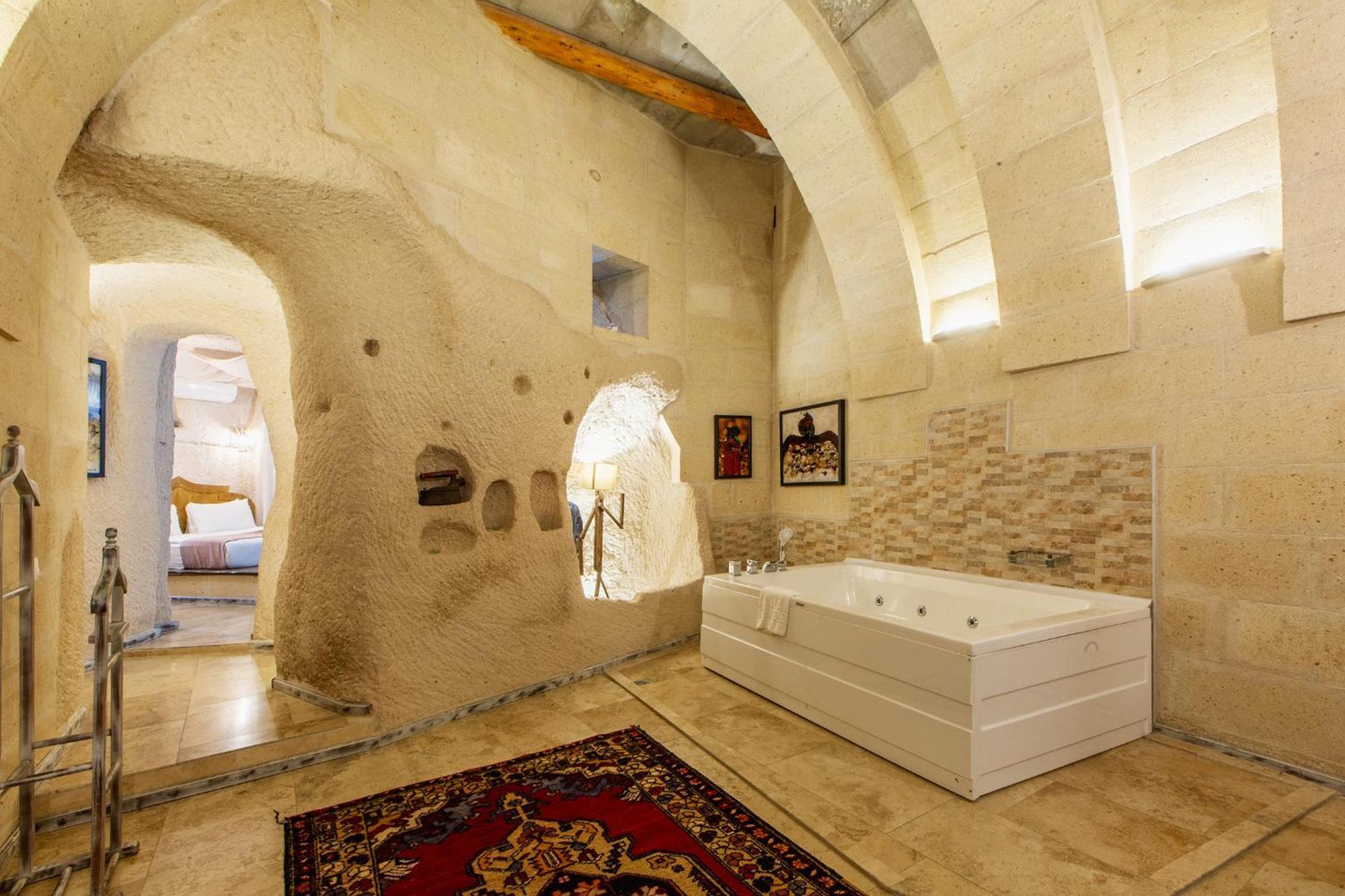 Karlik Cave Suite Cappadocia Ючхисар Екстериор снимка