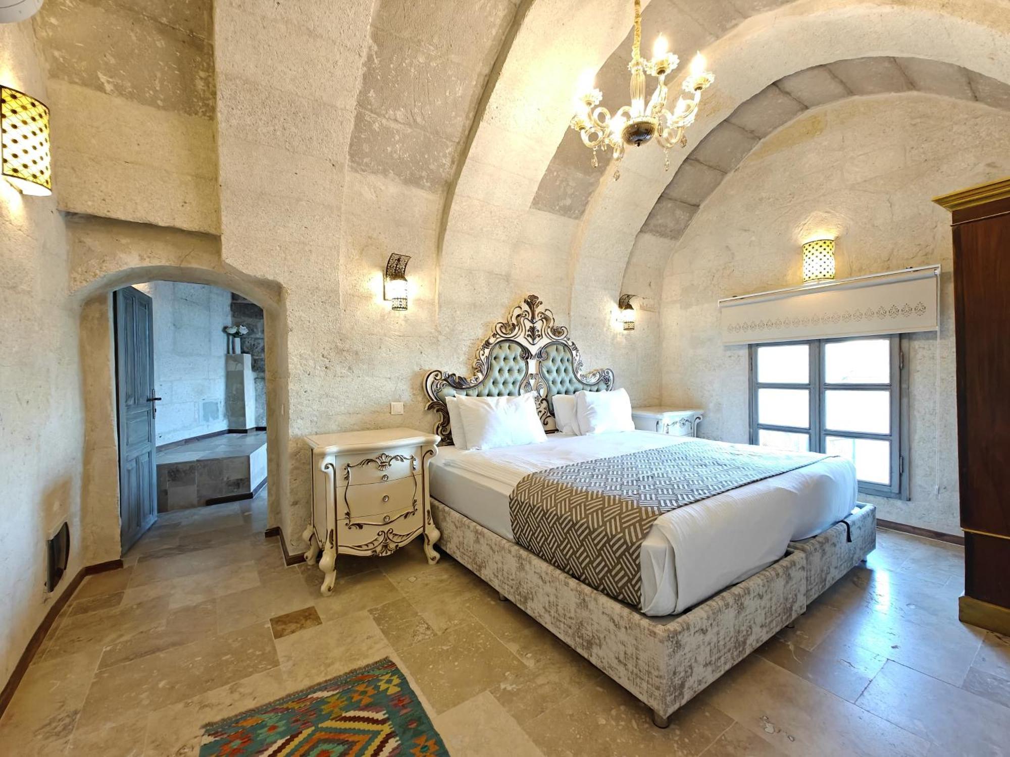 Karlik Cave Suite Cappadocia Ючхисар Екстериор снимка