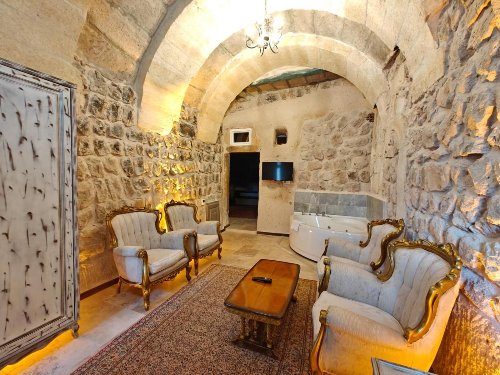 Karlik Cave Suite Cappadocia Ючхисар Екстериор снимка