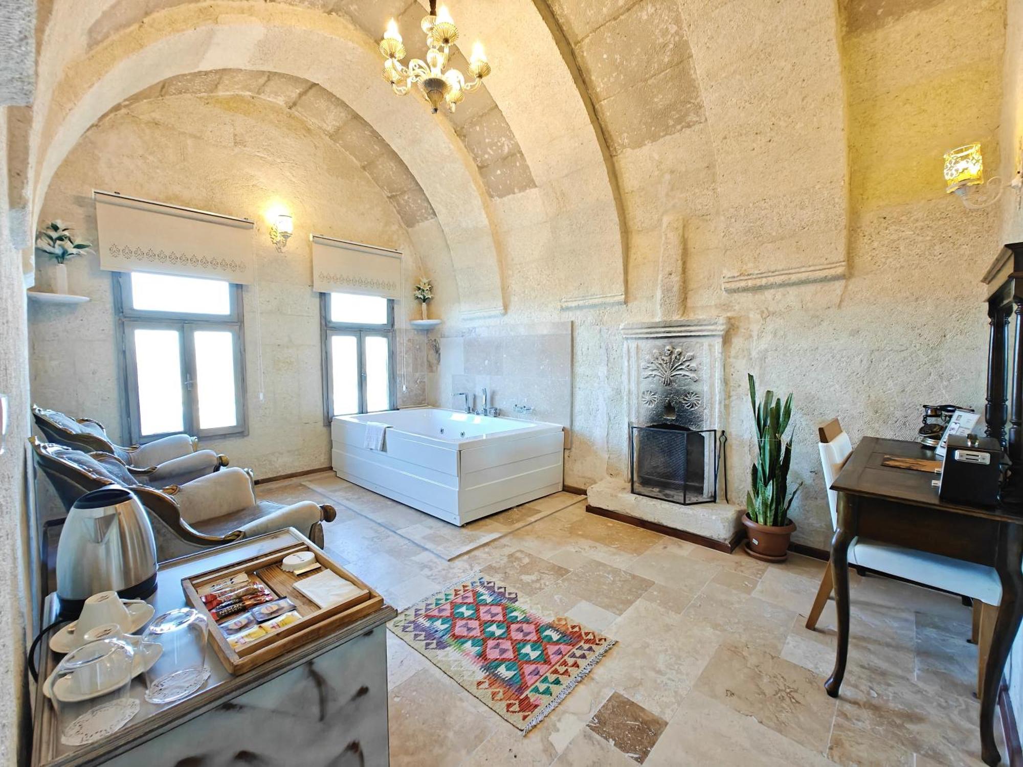 Karlik Cave Suite Cappadocia Ючхисар Екстериор снимка